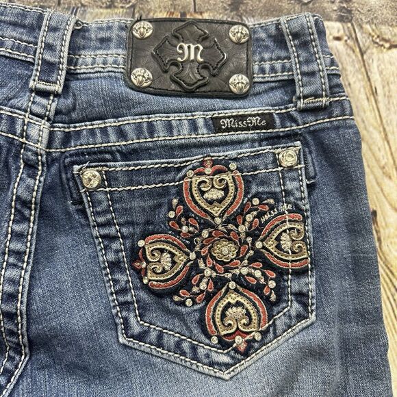 Miss Me Jeans Women's Sz.26 Blue Boyfriend Capri Embroidered Rhinestone Pocket‎ - Picture 9 of 15